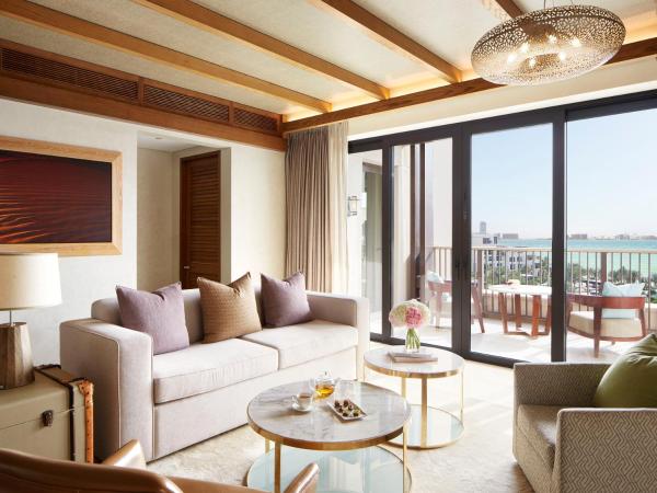 Jumeirah Al Naseem Dubai : photo 2 de la chambre suite avec transferts aéroport, avantages suite et accès au club de plage - vue sur océan
