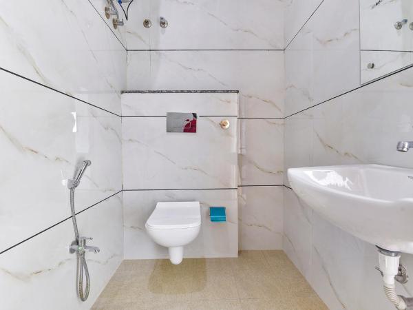 FabHotel Prime Oxus : photo 4 de la chambre chambre double supérieure