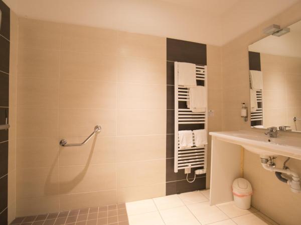 La Villa en L'île - 2 Piscines & Spa : photo 7 de la chambre chambre double supérieure