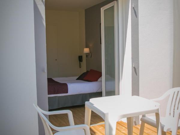 La Villa en L'île - 2 Piscines & Spa : photo 10 de la chambre chambre double avec terrasse