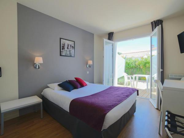 La Villa en L'île - 2 Piscines & Spa : photo 8 de la chambre chambre double avec terrasse