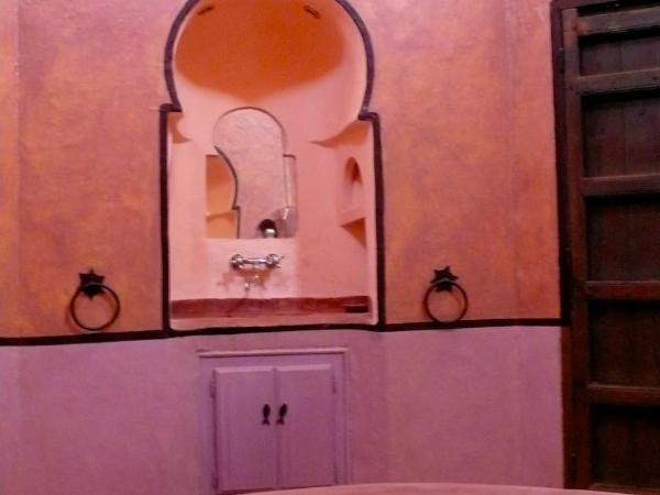 DAR NEJMA : photo 6 de la chambre suite - vue sur piscine