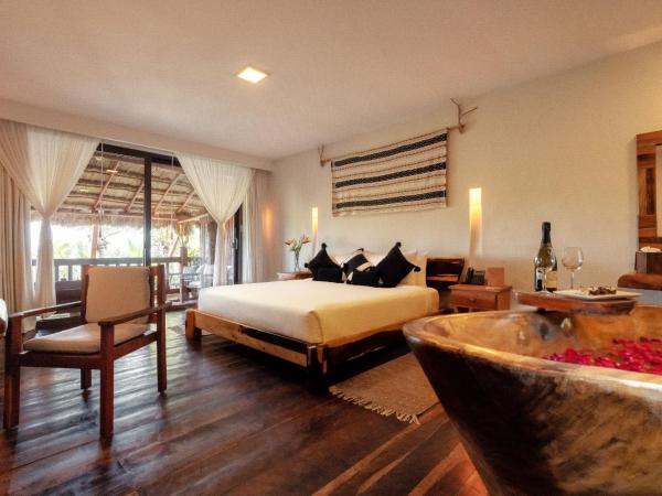 Kanan Tulum Treehouse, Rooftop, Beach Club & Spa - Adults Only : photo 1 de la chambre chambre lit king-size - 1er Étage - vue sur jungle