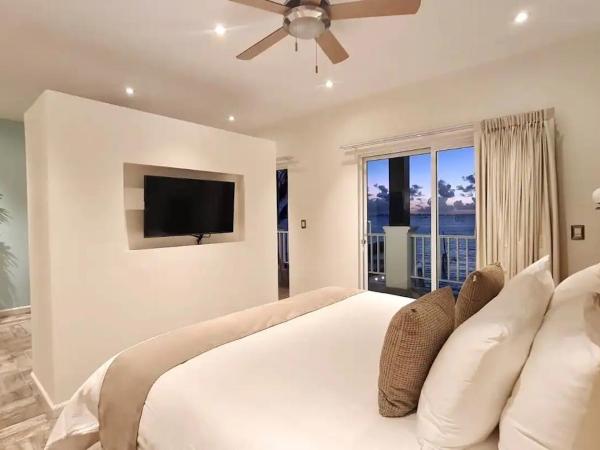 Bartolome Oceanfront Suites : photo 1 de la chambre suite