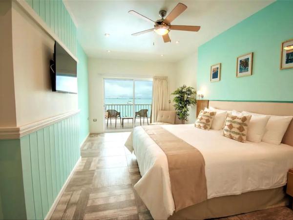 Bartolome Oceanfront Suites : photo 1 de la chambre chambre double deluxe avec balcon