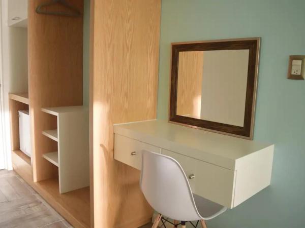 Bartolome Oceanfront Suites : photo 4 de la chambre chambre double deluxe avec balcon