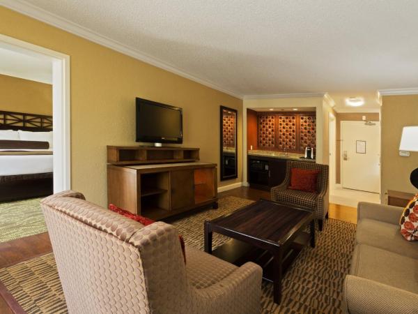 Crowne Plaza Jacksonville Airport, an IHG Hotel : photo 2 de la chambre suite lit king-size – non-fumeurs