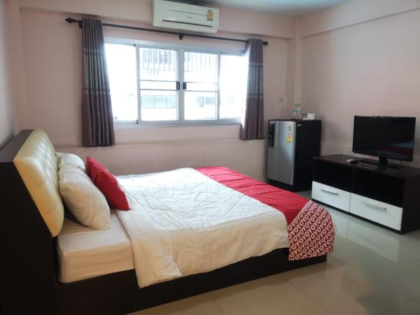 OYO 75414 KJS Pattaya​ : photo 5 de la chambre chambre double deluxe