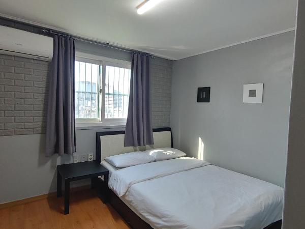 1012 House Namsan : photo 7 de la chambre chambre familiale