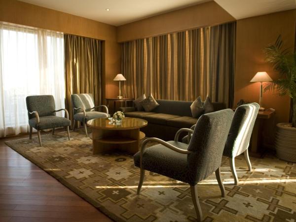 The Grand New Delhi : photo 4 de la chambre presidential suite, 15% discount on food & non-alcoholic beverages, 20% discount on spa & laundry, grand club access, butler service upon request