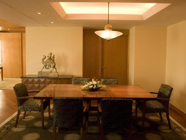 The Grand New Delhi : photo 7 de la chambre presidential suite, 15% discount on food & non-alcoholic beverages, 20% discount on spa & laundry, grand club access, butler service upon request