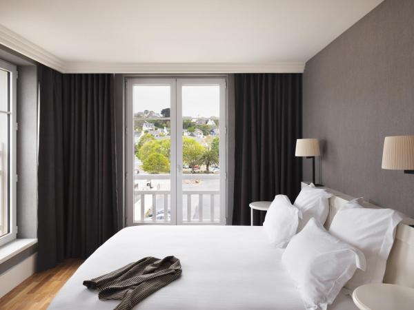 Grand Hôtel Perros-Guirec : photo 4 de la chambre chambre double - vue latérale sur mer