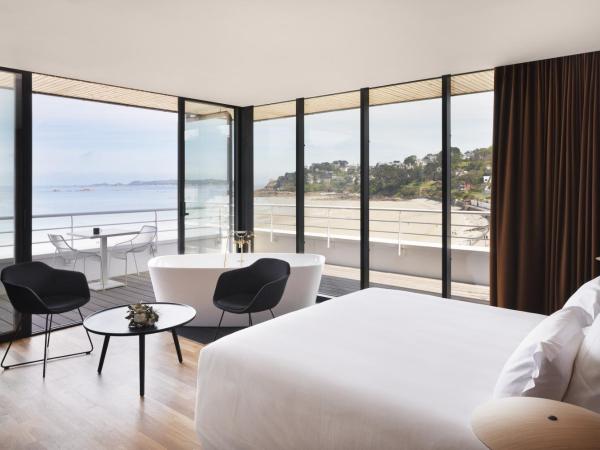 Grand Hôtel Perros-Guirec : photo 9 de la chambre  chambre double - vue panoramique sur mer