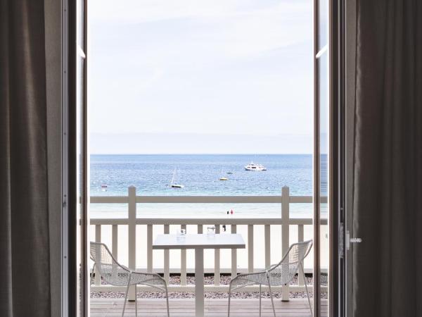 Grand Hôtel Perros-Guirec : photo 2 de la chambre chambre double supérieure avec terrasse - vue sur mer 