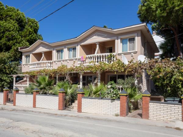 Melis Hotel Kusadasi : photo 2 de la chambre chambre double - vue sur jardin - annexe