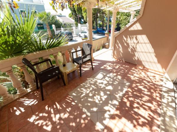 Melis Hotel Kusadasi : photo 9 de la chambre chambre double - vue sur jardin - annexe