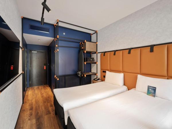 Ibis World Trade Centre : photo 5 de la chambre chambre lits jumeaux standard