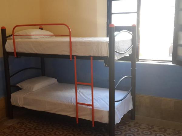 Hostal La Ermita : photo 6 de la chambre lit superposé dans dortoir mixte