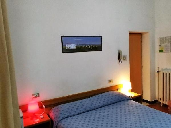 Hotel Major : photo 1 de la chambre chambre double avec salle de bains privative