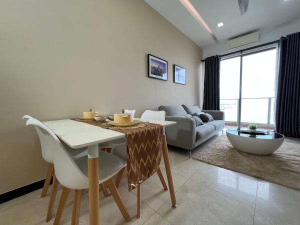 Attic Home Melaka Silverscape Residence & Jonker : photo 10 de la chambre luxury family 2 bedroom suite (private bathtub and sea view)