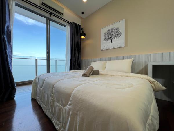 Attic Home Melaka Silverscape Residence & Jonker : photo 4 de la chambre luxury family 2 bedroom suite (private bathtub and sea view)