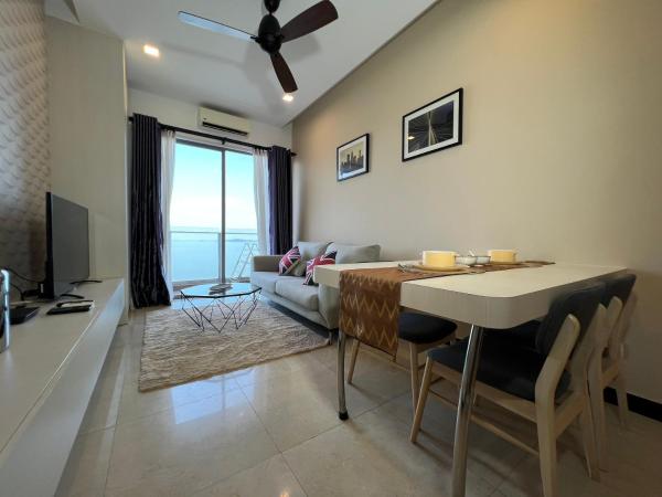 Attic Home Melaka Silverscape Residence & Jonker : photo 10 de la chambre luxury family 2 bedroom suite (private bathtub and sea view)