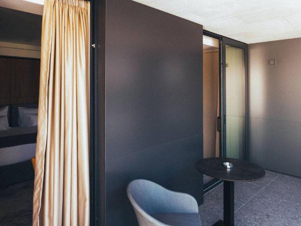 City Hotel Dubrovnik : photo 4 de la chambre chambre double ou lits jumeaux supérieure avec balcon