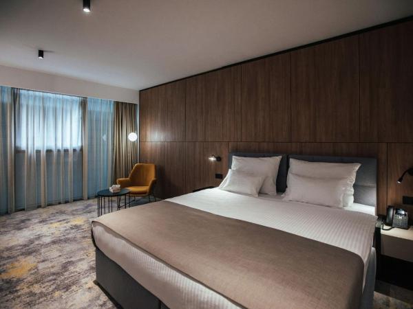 City Hotel Dubrovnik : photo 2 de la chambre grande chambre double ou lits jumeaux