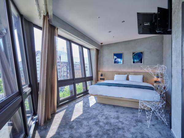 The Tower Hotel Nagoya : photo 5 de la chambre corner suite with park view