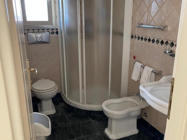 Hotel Trinacria : photo 3 de la chambre chambre double ou lits jumeaux avec salle de bains