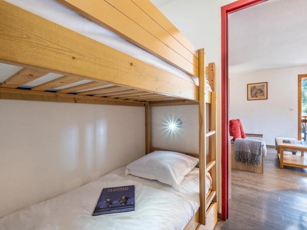 Résidence Pierre & Vacances Les Ravines : photo 1 de la chambre studio avec alcôve de couchage (4 personnes) hébergement dimanche - vue sur montagne