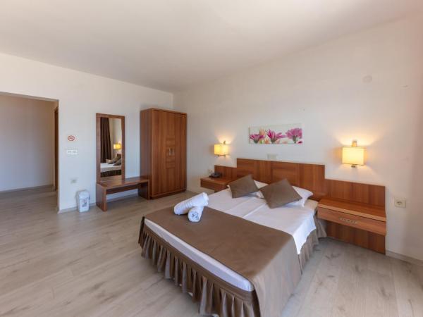 Melis Hotel Kusadasi : photo 3 de la chambre chambre double supérieure - vue sur mer