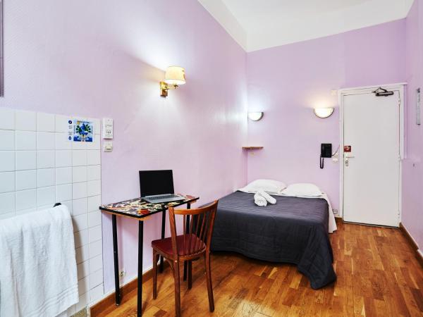 Htel Tiquetonne : photo 3 de la chambre chambre double avec salle de bains commune