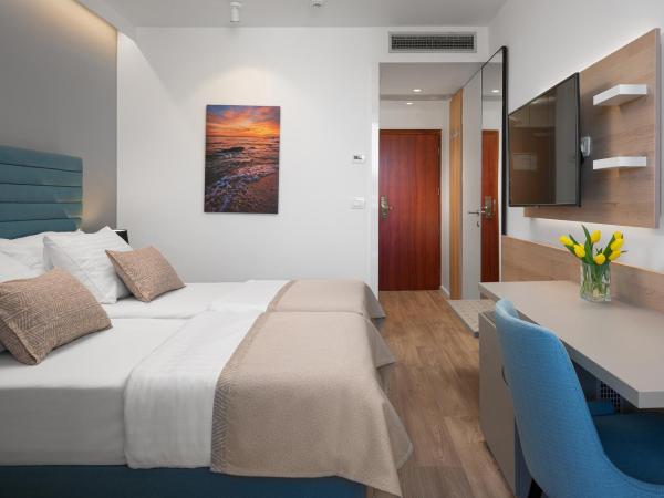 Valamar Meteor Hotel : photo 3 de la chambre room for 2+1