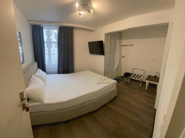 Kränzlin Hotel : photo 1 de la chambre chambre double avec douche et toilettes communes