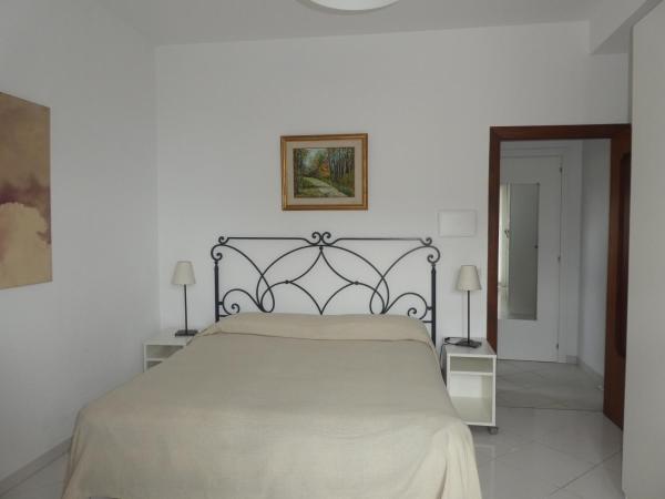 Soggiornisorrento : photo 3 de la chambre chambre double deluxe avec balcon - vue sur mer