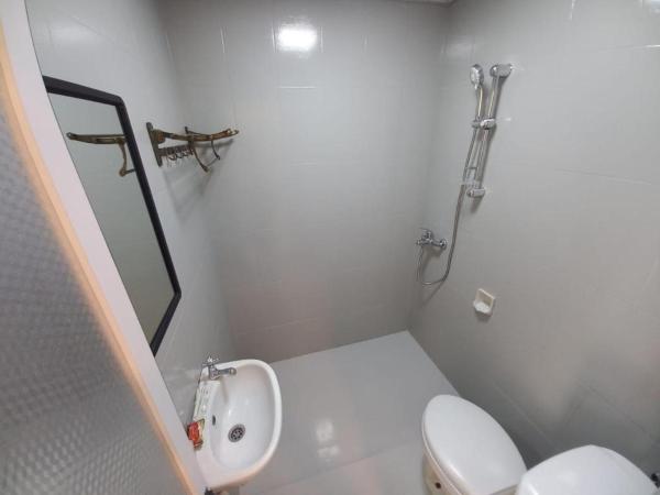 Puri Pangeran Hotel : photo 2 de la chambre chambre double ou lits jumeaux standard