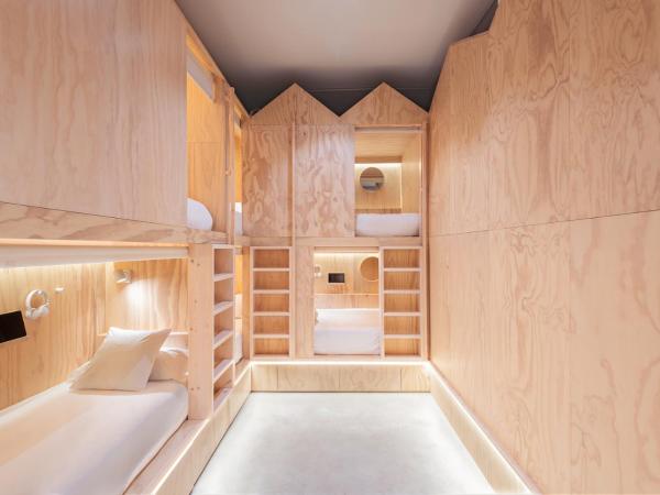 Colo Colo Hostel - Single Private Beds : photo 7 de la chambre lit simple dans dortoir mixte