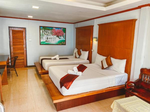 Lanta Paradise Beach Resort : photo 2 de la chambre bungalow familial avec vue sur la mer