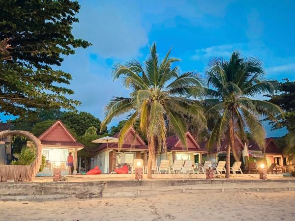 Lanta Paradise Beach Resort : photo 6 de la chambre bungalow familial avec vue sur la mer