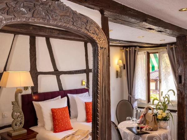 Hotel Restaurant Le Maréchal - Teritoria : photo 6 de la chambre chambre double avec baignoire balnéo