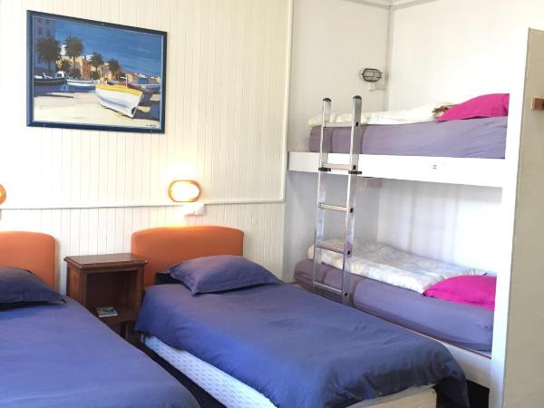 AUBERGE RIVA BELLA : photo 8 de la chambre chambre double ou lits jumeaux avec douche