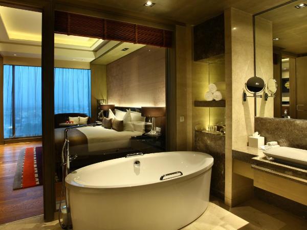 Crowne Plaza New Delhi Rohini, an IHG Hotel : photo 4 de la chambre suite 1 chambre lit king-size - non-fumeurs 
