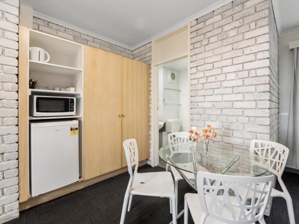 Coach House Launceston : photo 3 de la chambre family  room (5 adults)