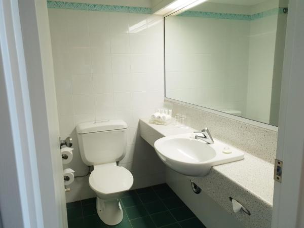 Cairns Harbourside Hotel : photo 3 de la chambre chambre double standard avec 2 lits doubles