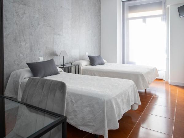 Hostal Tokio : photo 6 de la chambre chambre double ou lits jumeaux