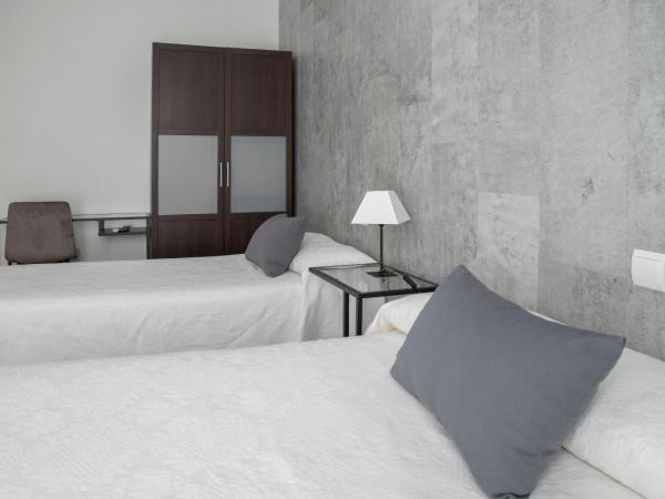 Hostal Tokio : photo 4 de la chambre chambre double ou lits jumeaux