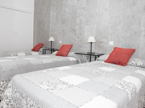 Hostal Tokio : photo 2 de la chambre chambre triple