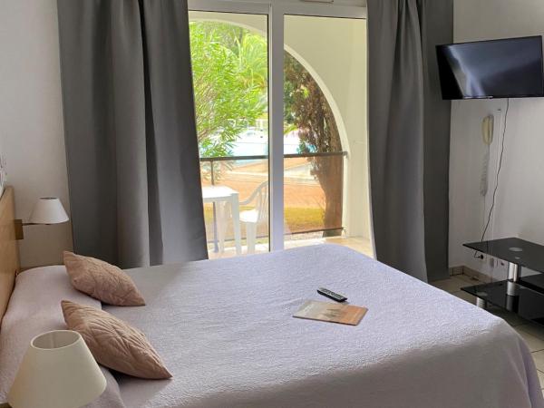 Hotel Résidence Anglet Biarritz-Parme : photo 2 de la chambre studio - vue sur piscine 