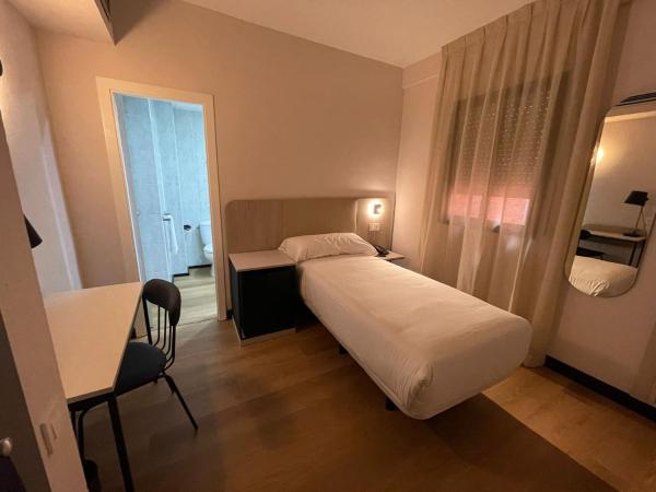 Hotel Don Jaime 54 : photo 6 de la chambre chambre simple
